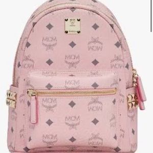 Meet your Posher, Cj